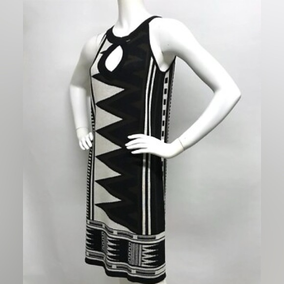 Diane Von Furstenberg Hina Aztec Knit Black and Cream Keyhole Dress- size xs - Picture 2 of 5